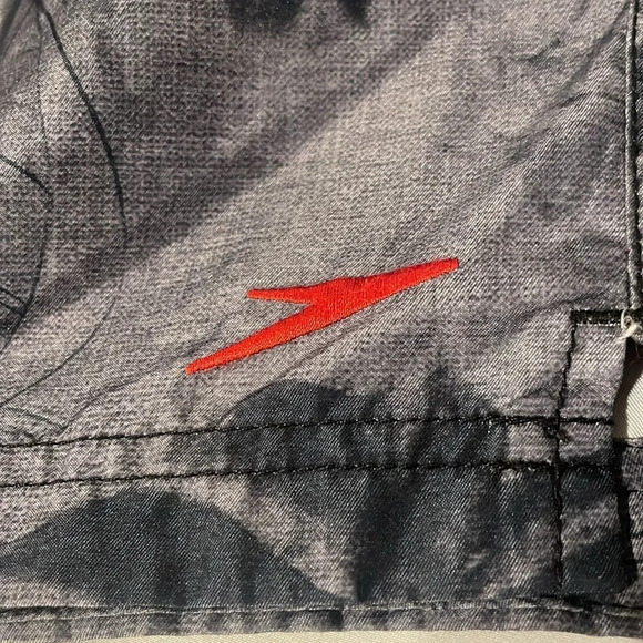 Speedo Swim Shorts xl Trunks Hawaiian Gray Red accents Great Condition mens - Picture 7 of 11